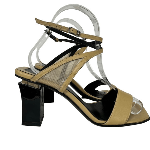 Vintage 90s VERSACE Womens 8 Heels Shoes Medallion Heels Tan Minimalist Y2K - Picture 1 of 16